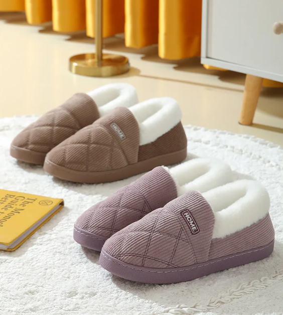 Plush slippers with padded fur for men and women